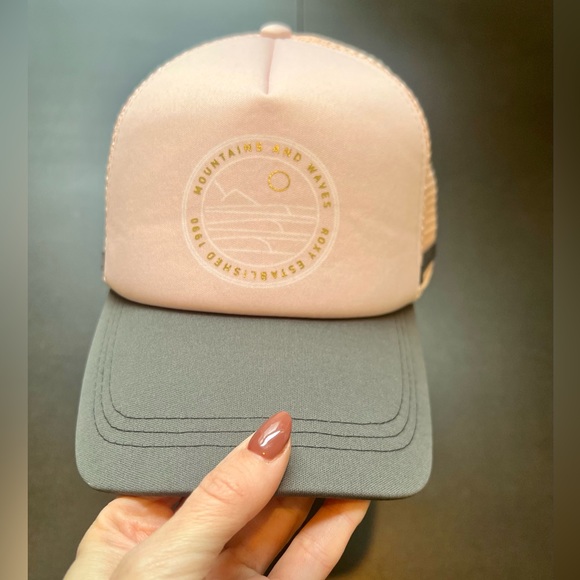 Roxy Hat - Picture 1 of 5